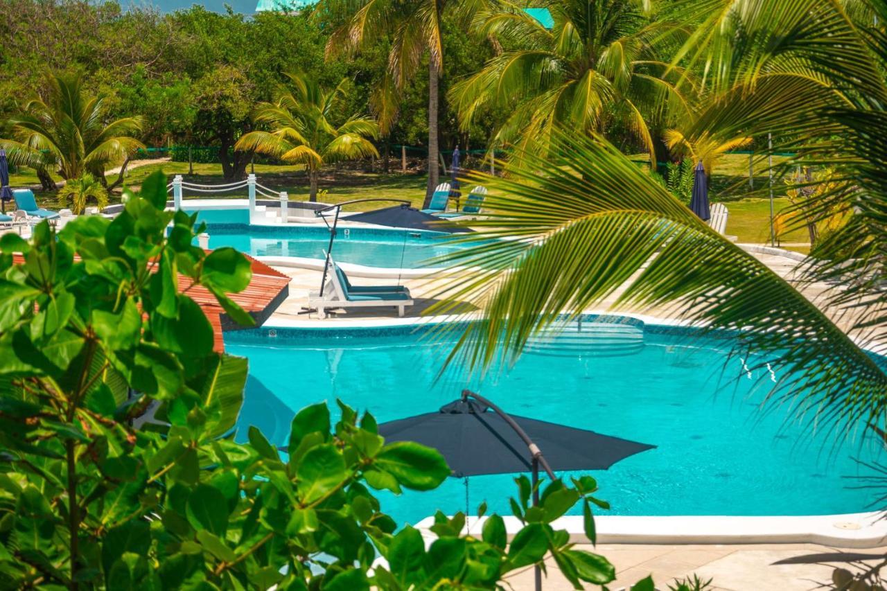 Best Western Grand Baymen Gardens San Pedro  Exterior foto